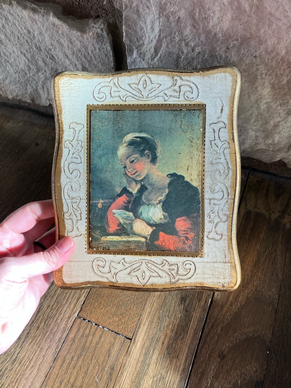 Vintage-Inspired Cream and Gold Decorative Picture Frame with Classic Portrait